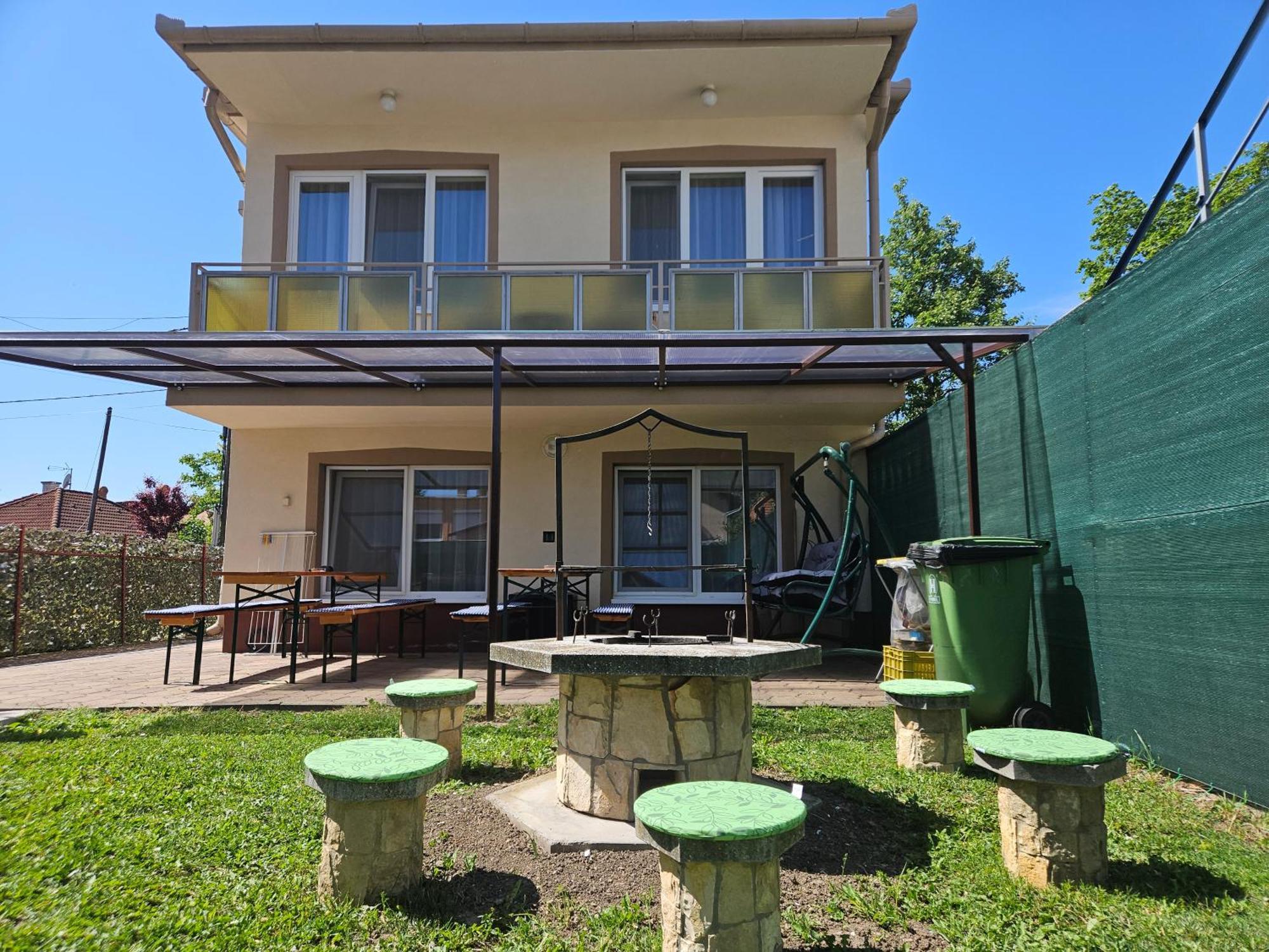 Ada 2 Apartmanhaz Hajdúszoboszló Zewnętrze zdjęcie